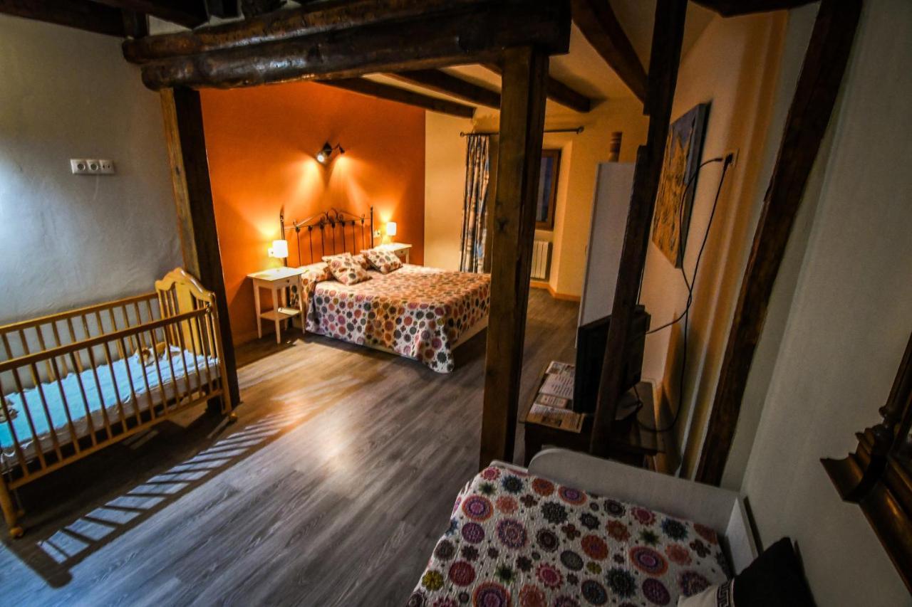 Acienleguas Hostel กาสโตรเฮริซ ภายนอก รูปภาพ