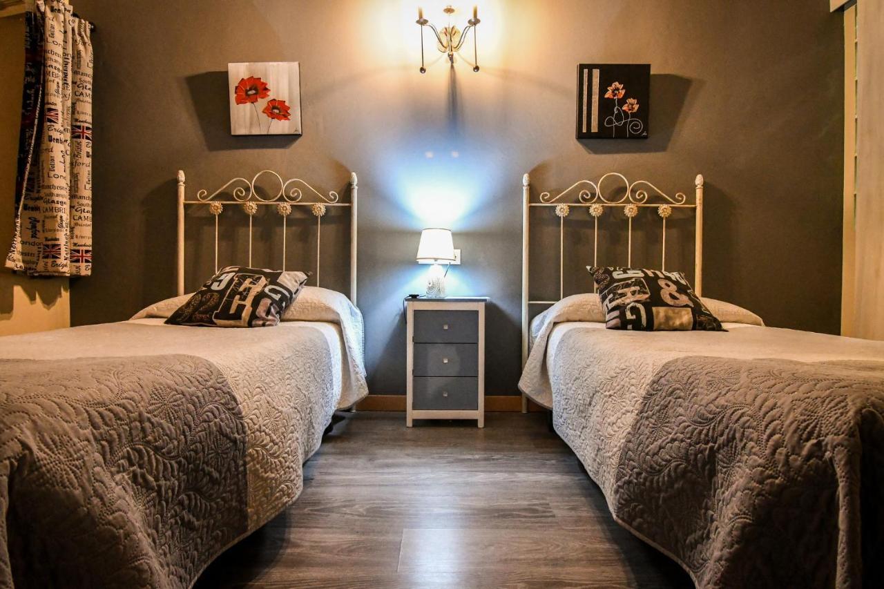 Acienleguas Hostel กาสโตรเฮริซ ภายนอก รูปภาพ