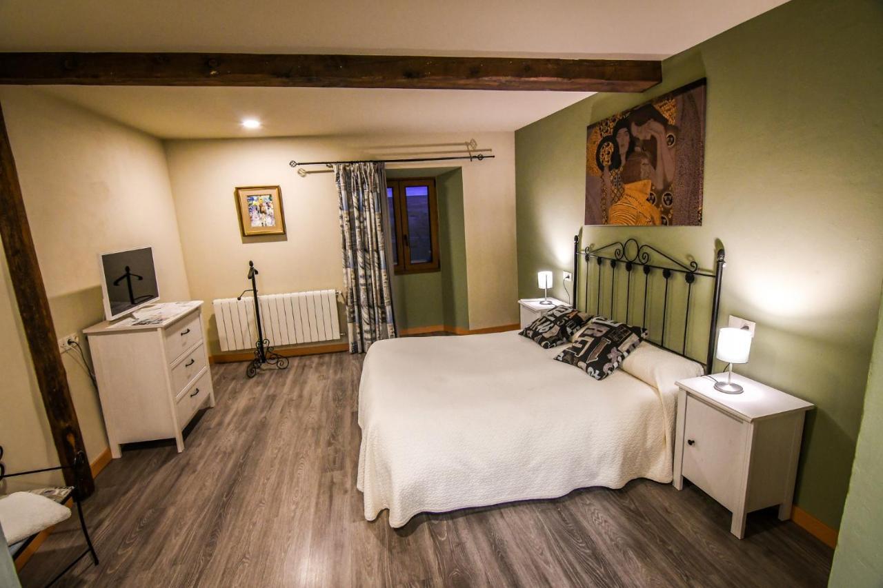 Acienleguas Hostel กาสโตรเฮริซ ภายนอก รูปภาพ