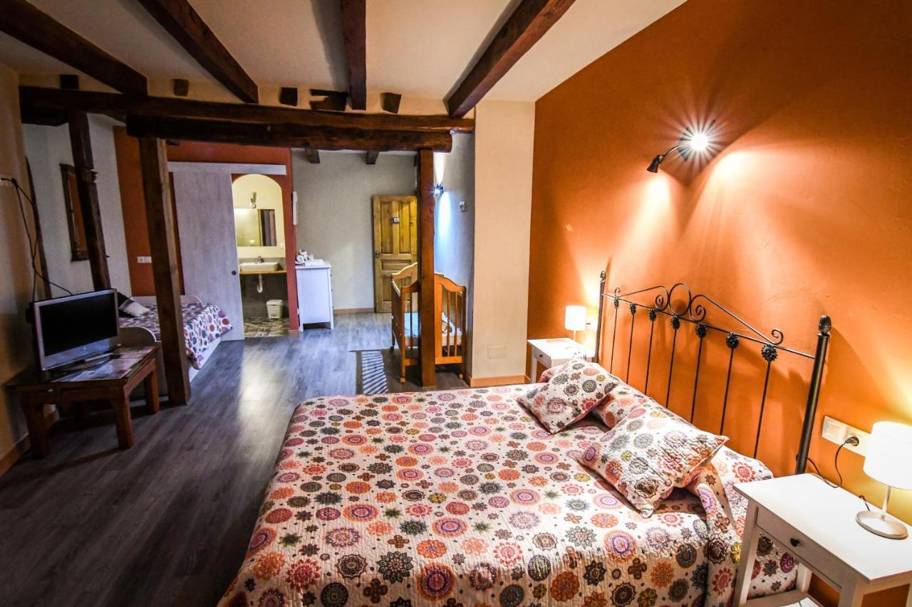 Acienleguas Hostel กาสโตรเฮริซ ภายนอก รูปภาพ