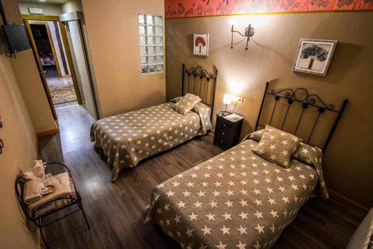 Acienleguas Hostel กาสโตรเฮริซ ภายนอก รูปภาพ