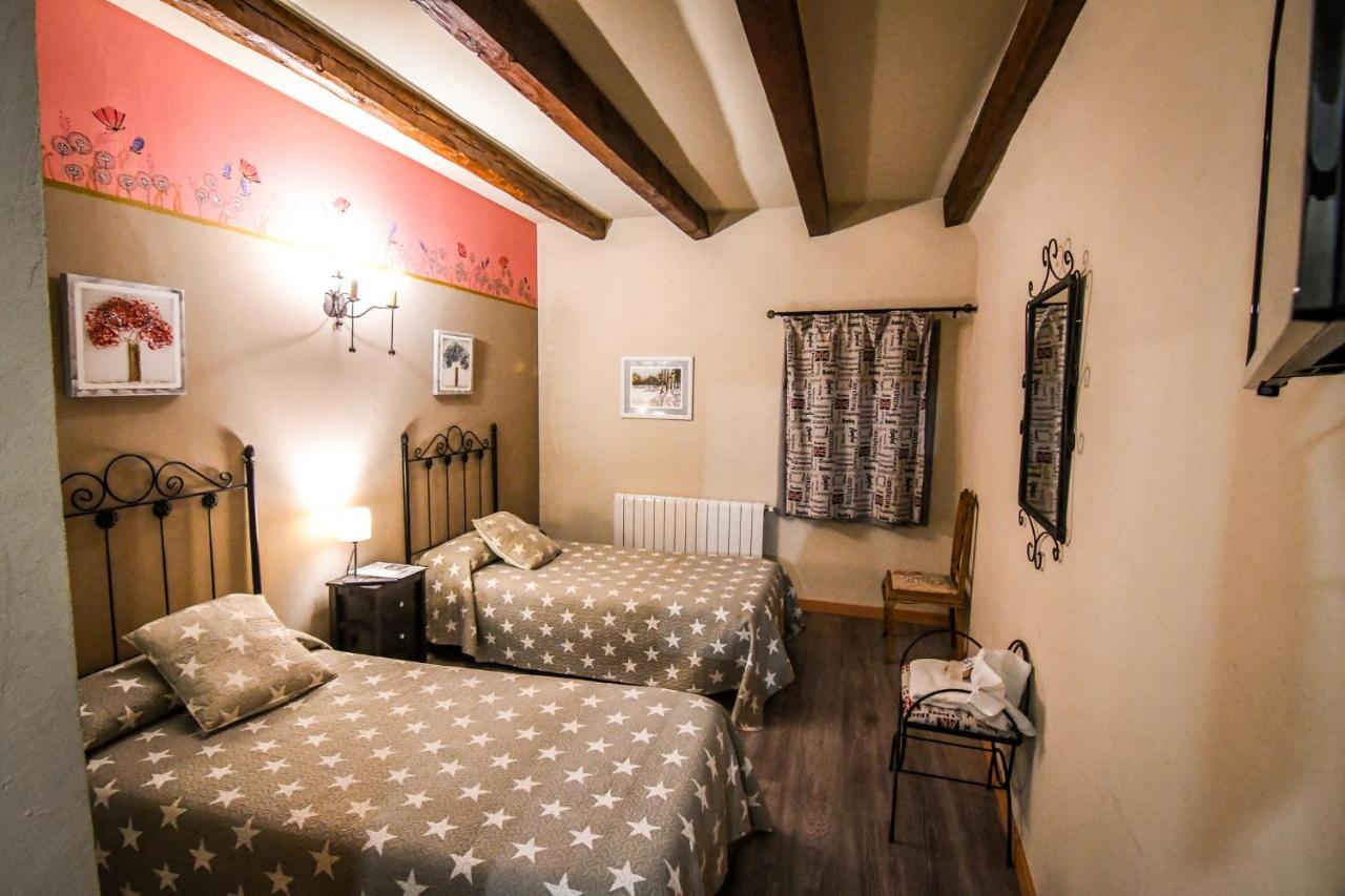 Acienleguas Hostel กาสโตรเฮริซ ภายนอก รูปภาพ