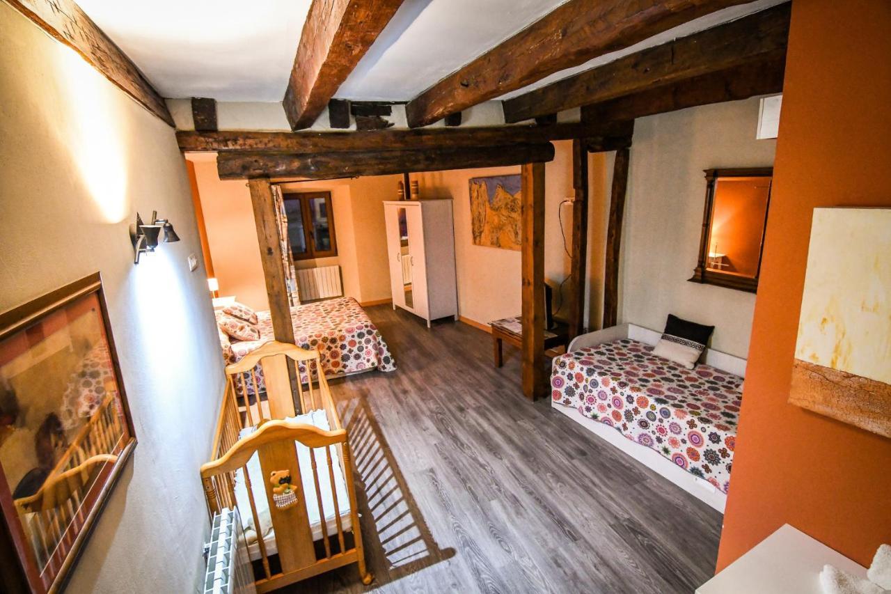 Acienleguas Hostel กาสโตรเฮริซ ภายนอก รูปภาพ