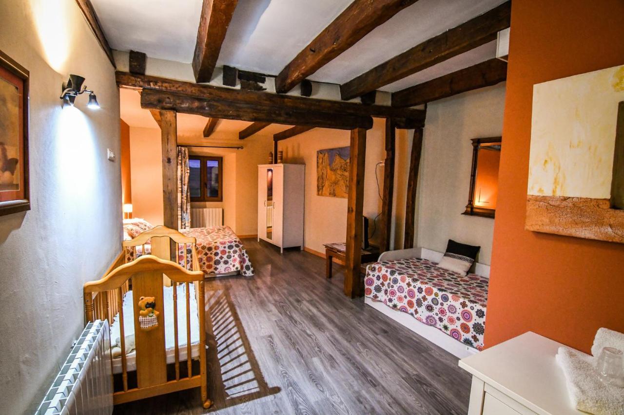 Acienleguas Hostel กาสโตรเฮริซ ภายนอก รูปภาพ