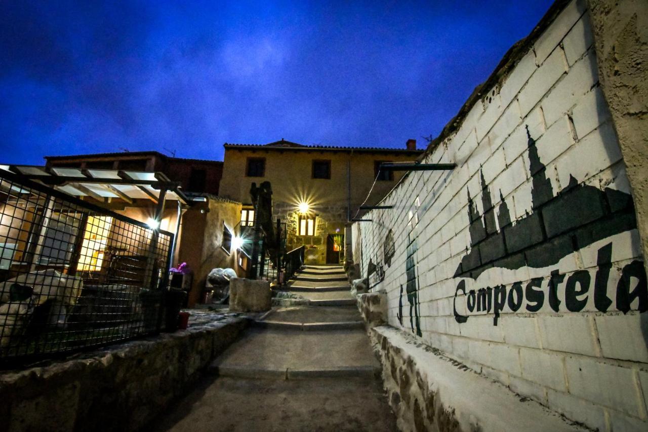 Acienleguas Hostel กาสโตรเฮริซ ภายนอก รูปภาพ