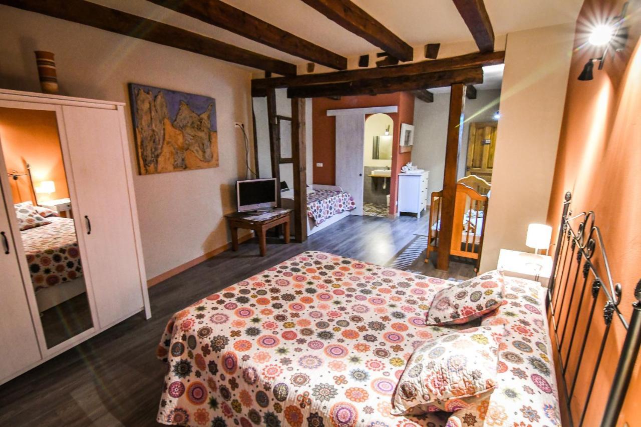 Acienleguas Hostel กาสโตรเฮริซ ภายนอก รูปภาพ