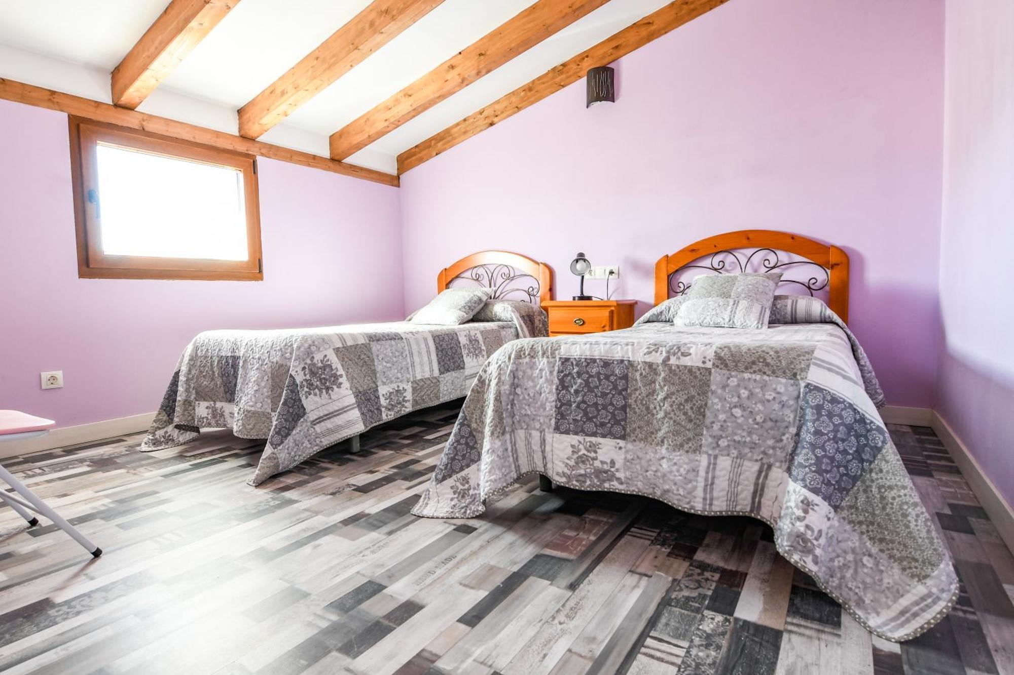 Acienleguas Hostel กาสโตรเฮริซ ภายนอก รูปภาพ